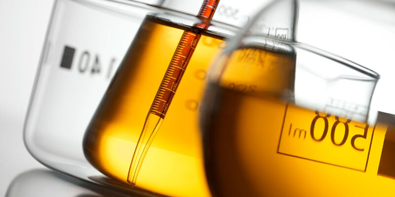 Chemikalien in Laborkolben (Foto: malerapaso, iStock) (Foto: malerapaso (iStock))