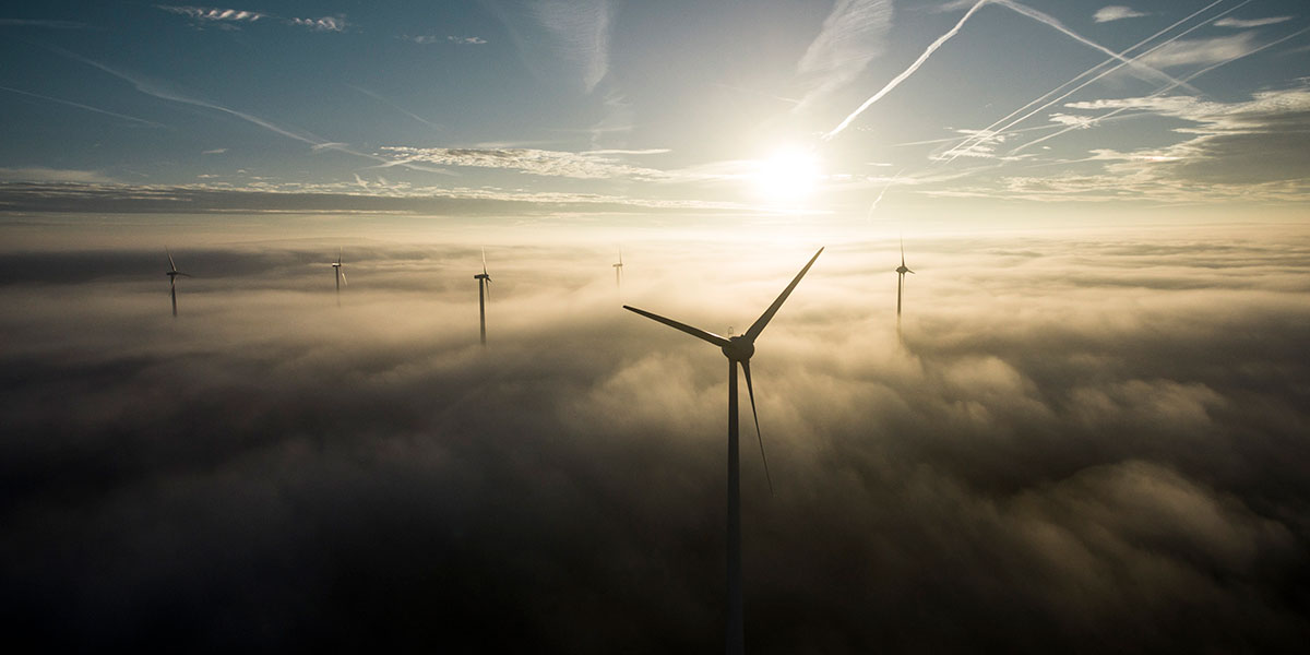 Windräder in der Abendsonne (Foto: Joseph Schulze, iStock) (Foto: Joseph Schulze (iStock))