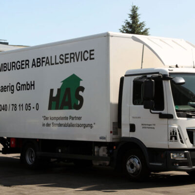 Alle LKW der HAS-Flotte sind als Rüstfahrzeuge ausgestattet. (Foto: Sonderabfallwissen)