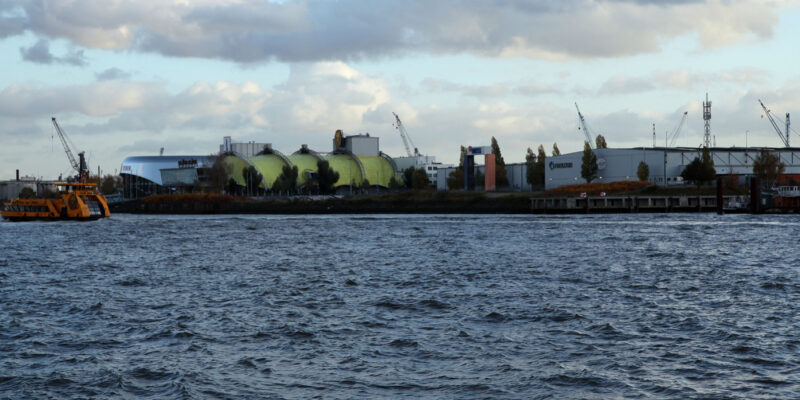 Die berühmten Musical-Vorführungen des Stage Theaters in zentraler Hafenlage.