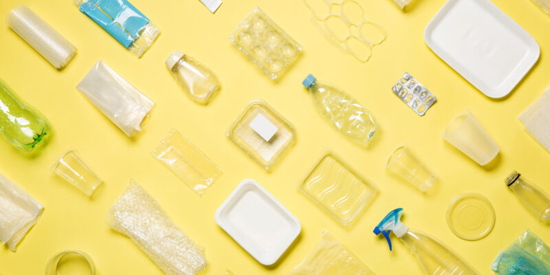 Wie wird das Recycling von Kunststoffen in Zukunft bewerkstelligt? (Foto: Almost Green Studio (iStock))