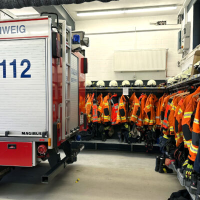 Ein Blick auf die Ausstattung der Feuerwehreinsatzkräfte in Thune, Braunschweig (Foto: Sonderabfallwissen)