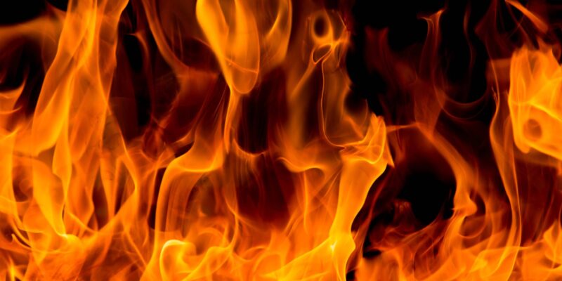 Nahaufnahme eines Feuers (Foto: grafoto (iStock))